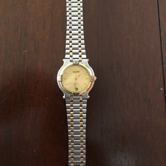 Gucci Unisex Vintage 18k Plated Watch - Picture 8 of 8